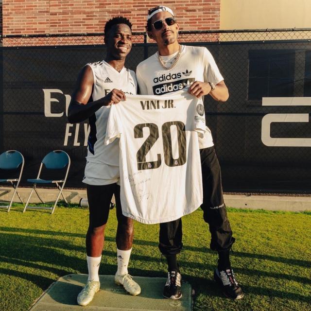 球员大批转 球员大批转